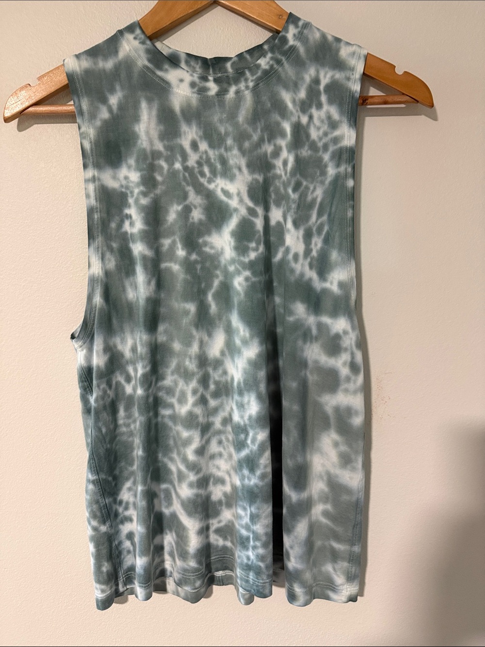 lululemon athletica Teal and White Tie-Dye Muscle Tank